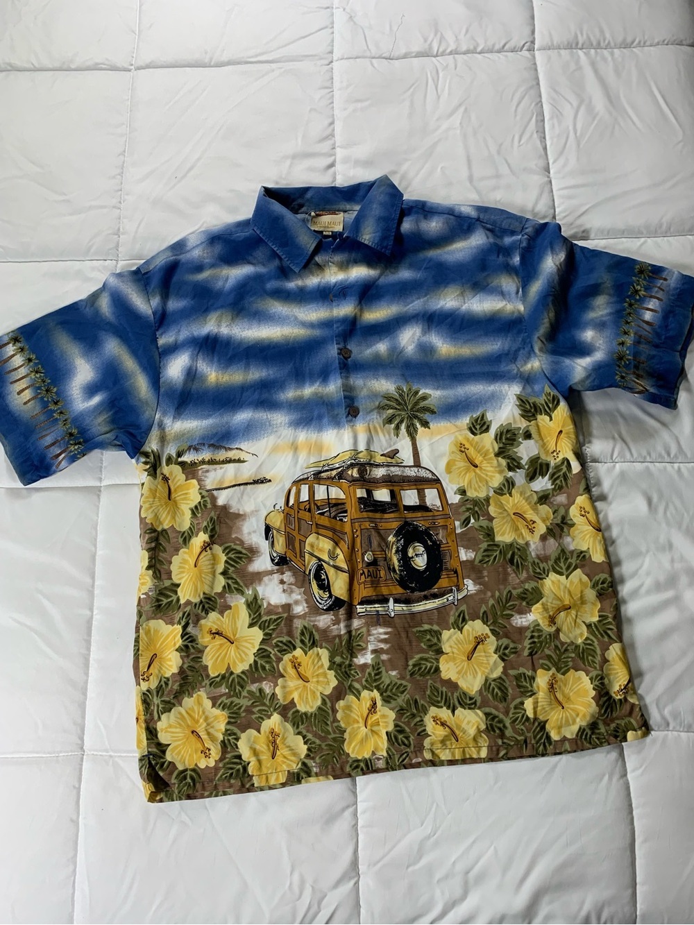 Pre loved MAUI MAUI Hawaiian Islands shirt mens size XL